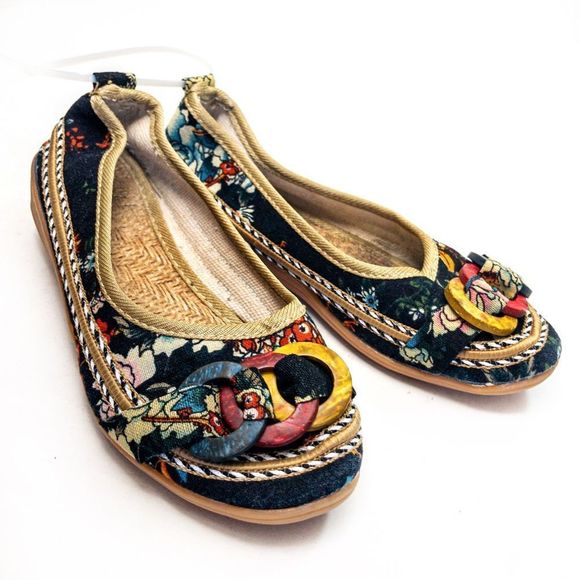 SHEIN Other - Emery Rose Floral Fabric Flats Sz 4